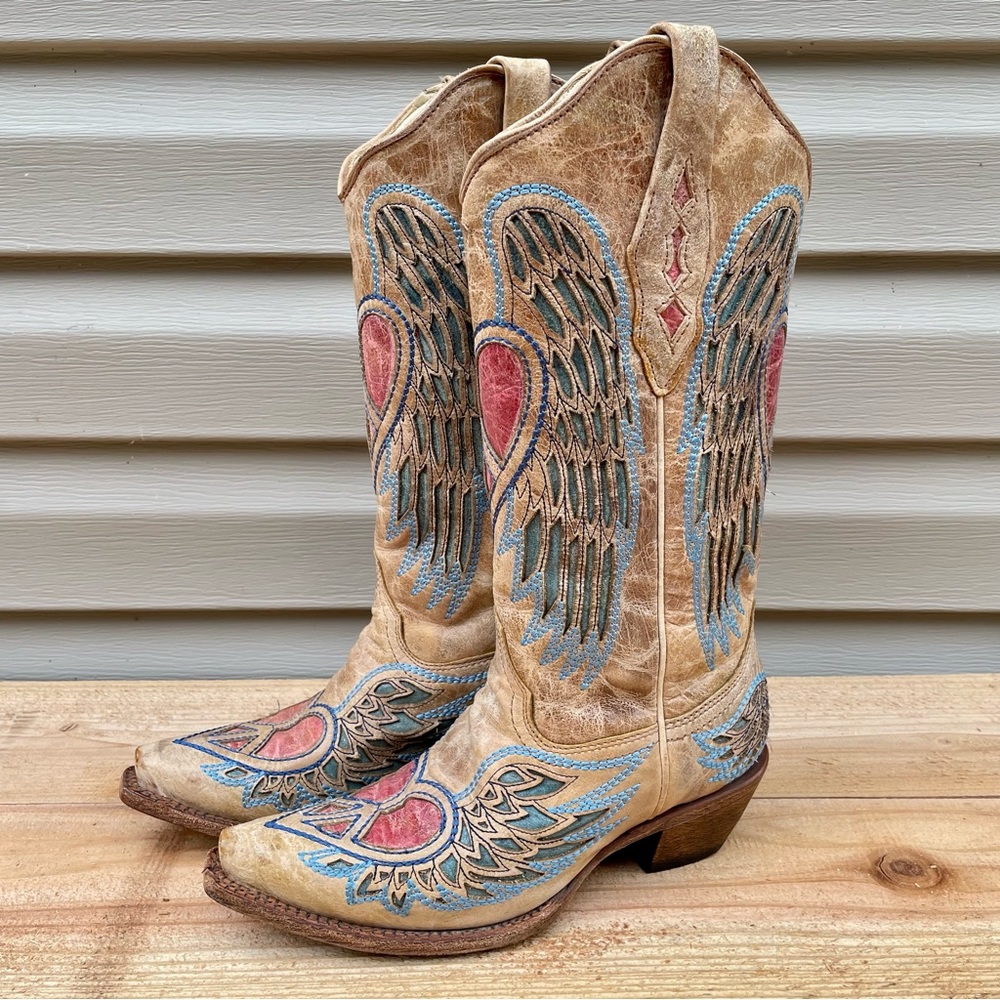 Corral Vintage Heart & Wings Snip Toe Women’s Western Cowboy Boots Size 5.5